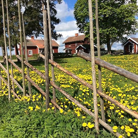 Skyberga Torp Kumla Villa Bagian luar foto