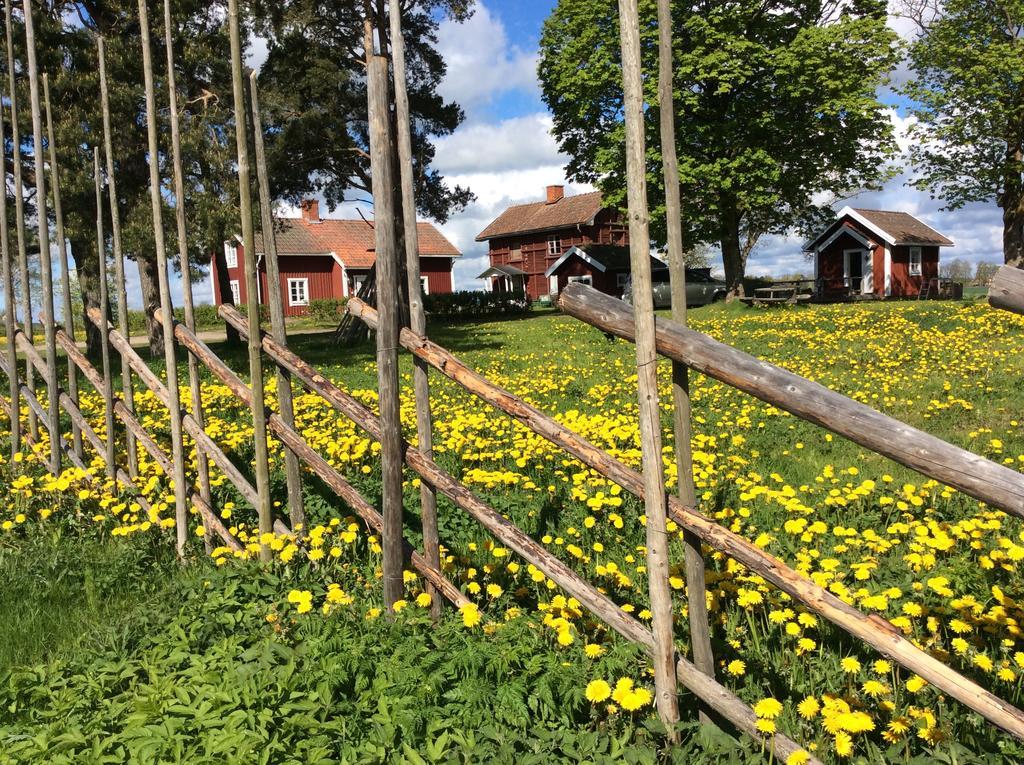 Skyberga Torp Kumla Villa Bagian luar foto